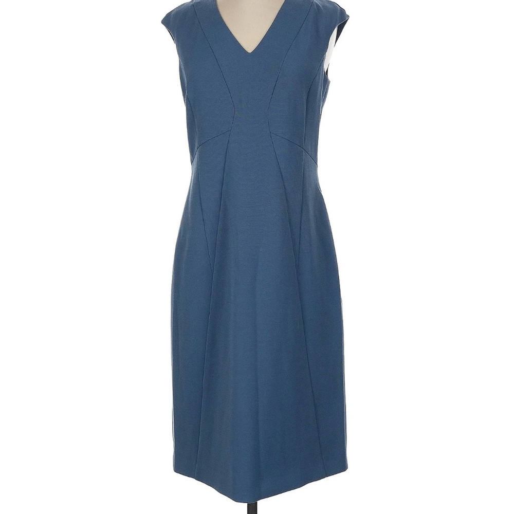 Elegant Blue Sleeveless Dress